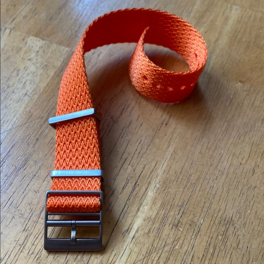 SharkTooth Strap Orange (22 mm)